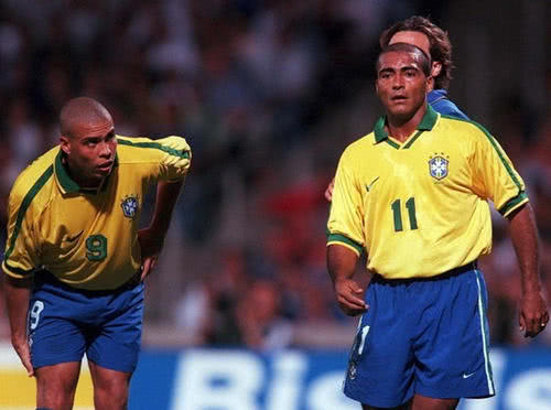 中表现出色 中表现出色