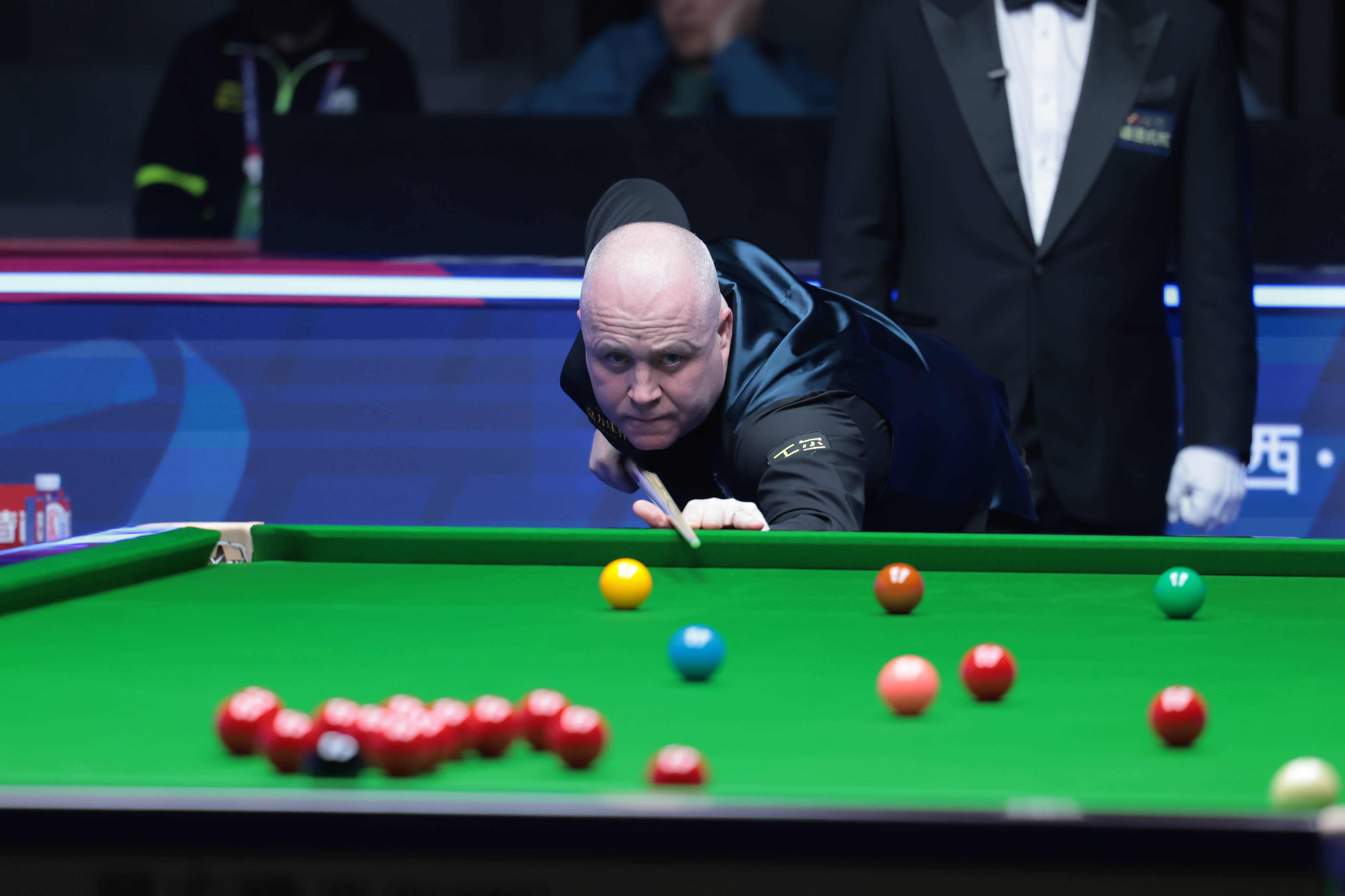 比赛以2 比赛以2